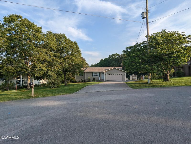 448 Connatser Ln, Sevierville, TN 37876