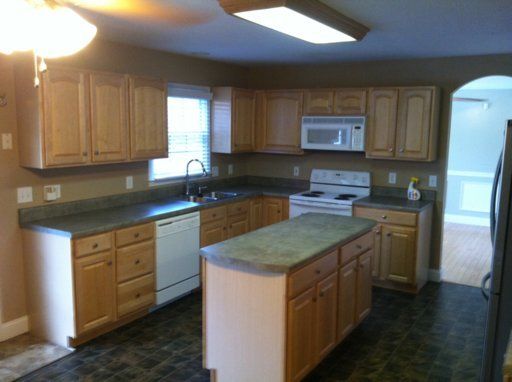 448 Country Run Cir, Powell, TN 37849