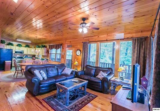 448 Oak Sky Way, Sevierville, TN 37876