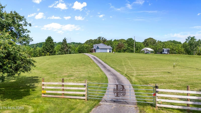 448 Trinity Rd, Morristown, TN 37814