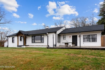 448 Woolsey Rd, Harriman, TN 37748