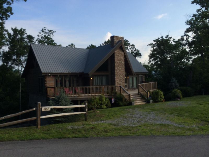 4482 Whetstone Rd, Sevierville, TN 37876