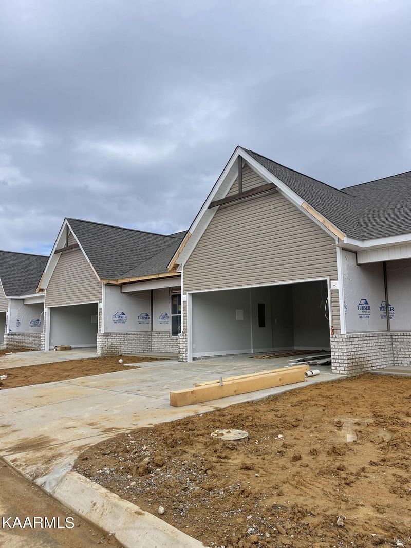 449 Creekside, Lenoir City, TN 37771
