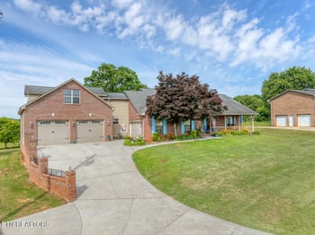 449 Foss Rd, Maryville, TN 37801