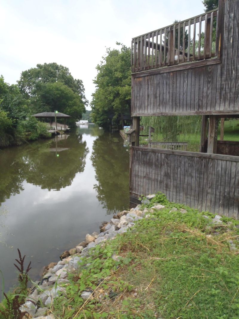 449 Gilbert Ln, Friendsville, TN 37737