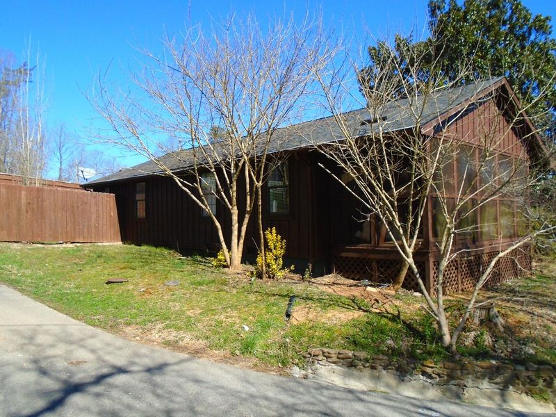 449 Goans Ave, Clinton, TN 37716