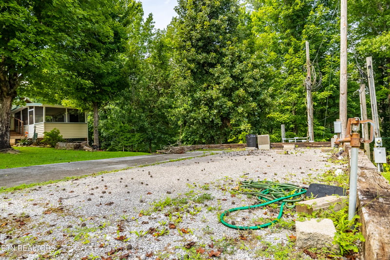 449 Mountain Thrush Dr, Townsend, TN 37882