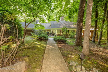 45 Hickory Tr, Norris, TN 37828