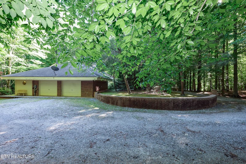 45 Hickory Tr, Norris, TN 37828