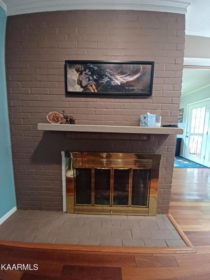 45 Outer Dr, Oak Ridge, TN 37830
