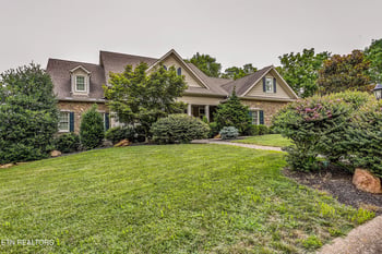 45 Riverside Dr, Oak Ridge, TN 37830