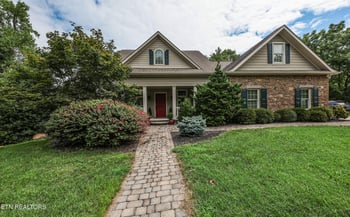 45 Riverside Dr, Oak Ridge, TN 37830