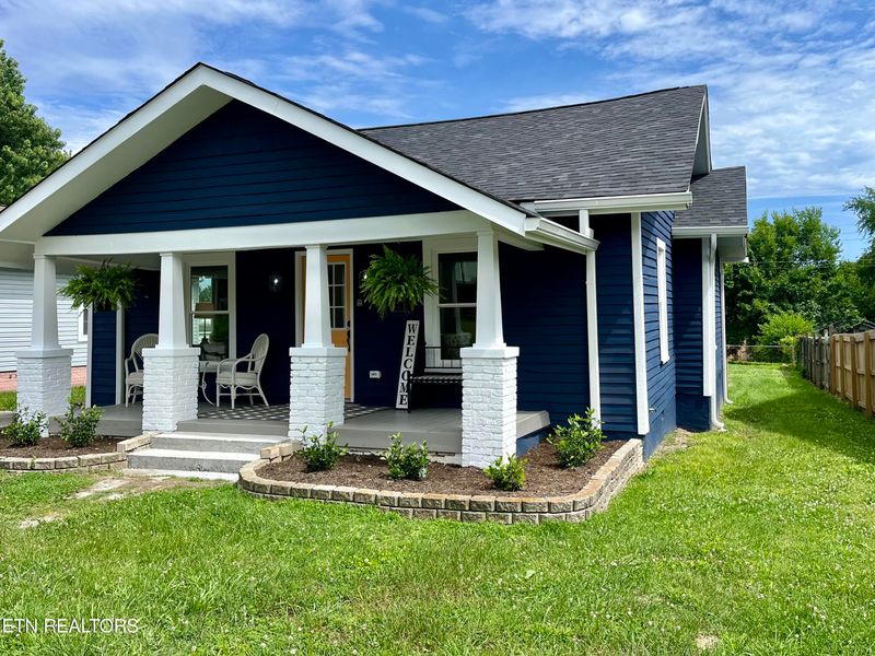 450 Cedar Ave, Knoxville, TN 37917