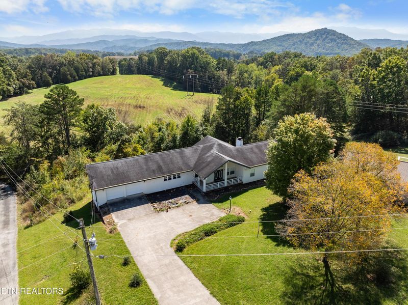450 Connatser Ln, Sevierville, TN 37876