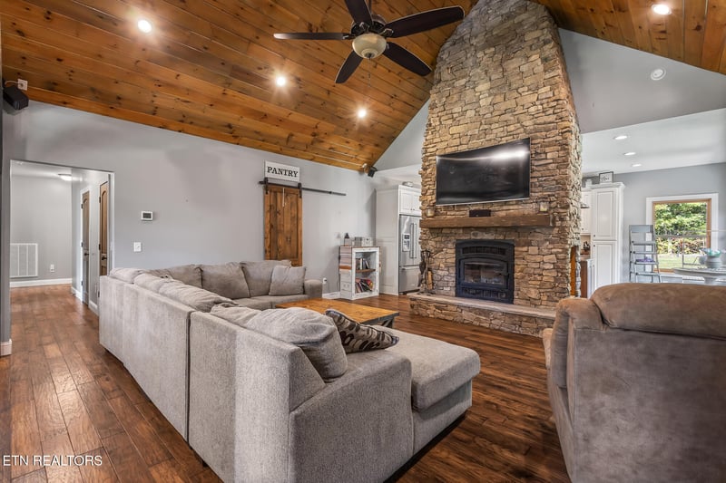 450 County Road 134, Athens, TN 37303