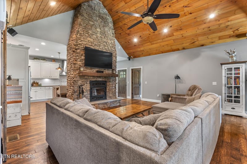 450 County Road 134, Athens, TN 37303