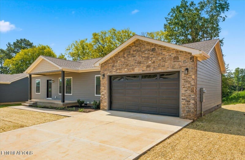 450 Federal Ferry Cir, Vonore, TN 37885