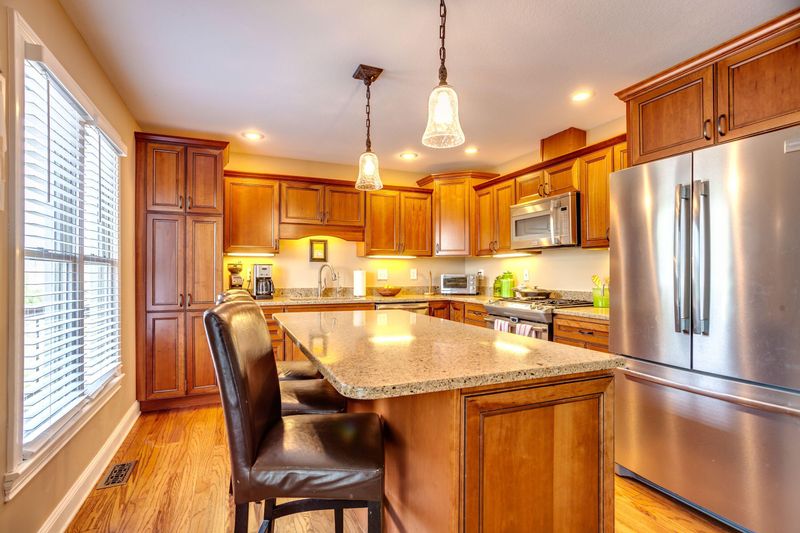 450 Fore Dr, Loudon, TN 37774