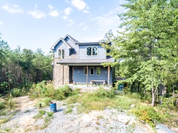450 Hawken Dr, Walland, TN 37886