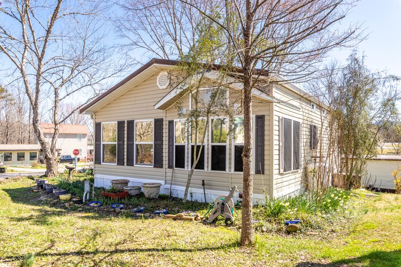 450 Mountain Thrush Dr, Townsend, TN 37882