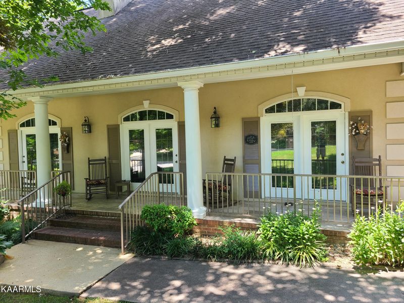 450 Timbercreek Dr, Maryville, TN 37803