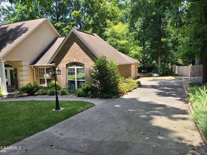 450 Timbercreek Dr, Maryville, TN 37803