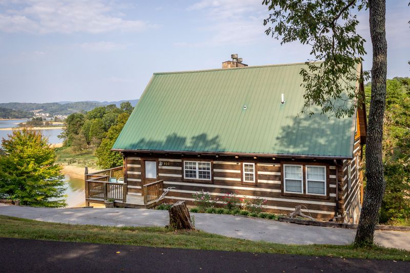 450 Turtle Pointe Rd, Bean Station, TN 37708