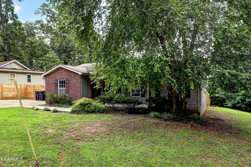 4500 Crosby Dr, Knoxville, TN 37909