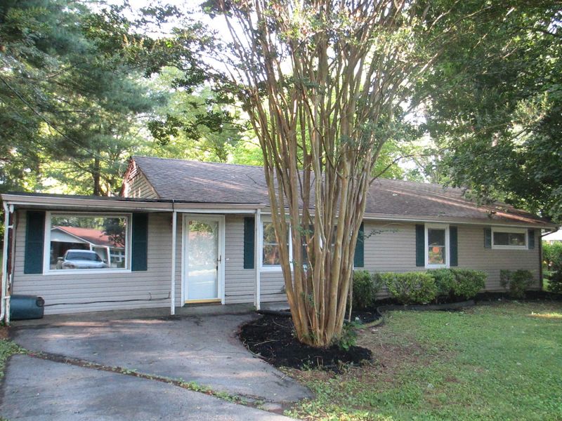 4504 Winterset Dr, Knoxville, TN 37912
