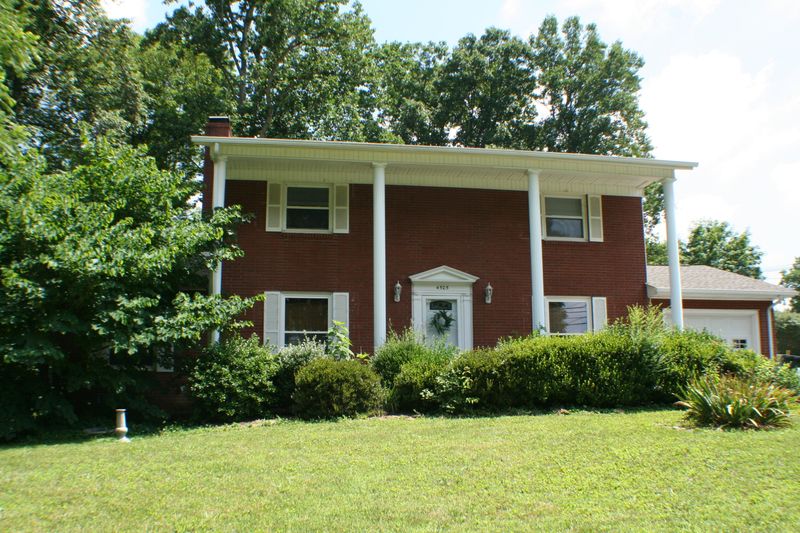 4505 Crestfield Rd, Knoxville, TN 37921