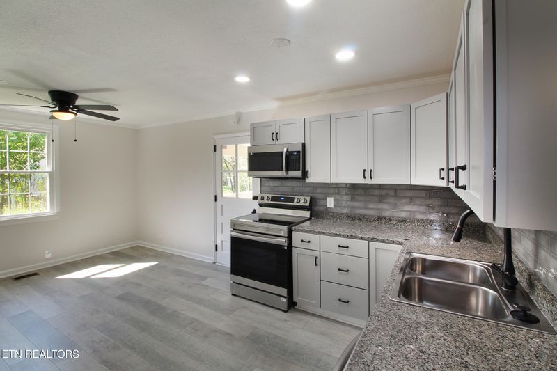 4505 Greendale Rd, Knoxville, TN 37918