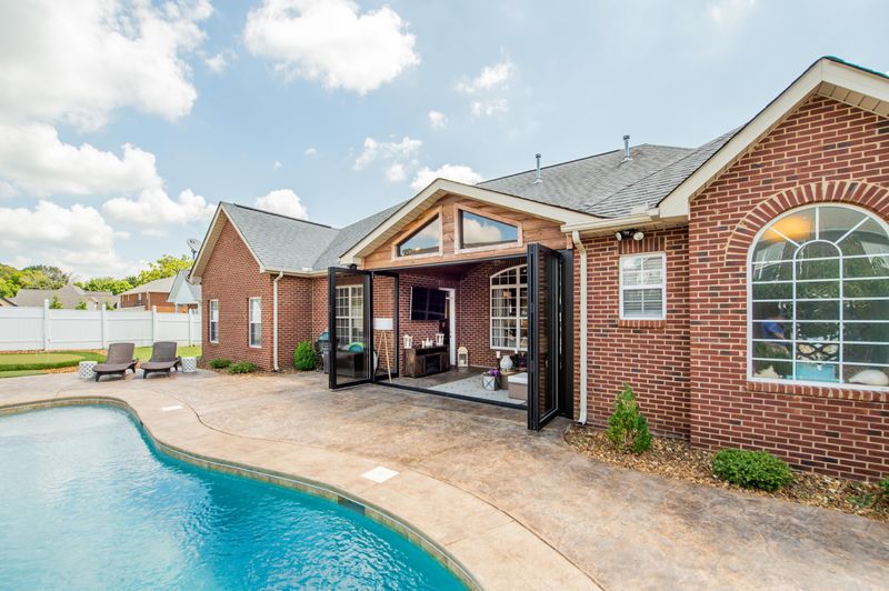 4505 Mount Mabry Ln, Knoxville, TN 37938