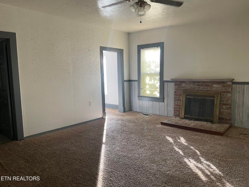 4505 Sing Ln, Louisville, TN 37777