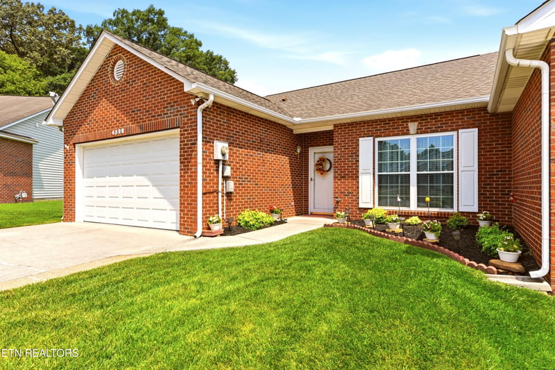 4509 Broadmeadow Way, Knoxville, TN 37912