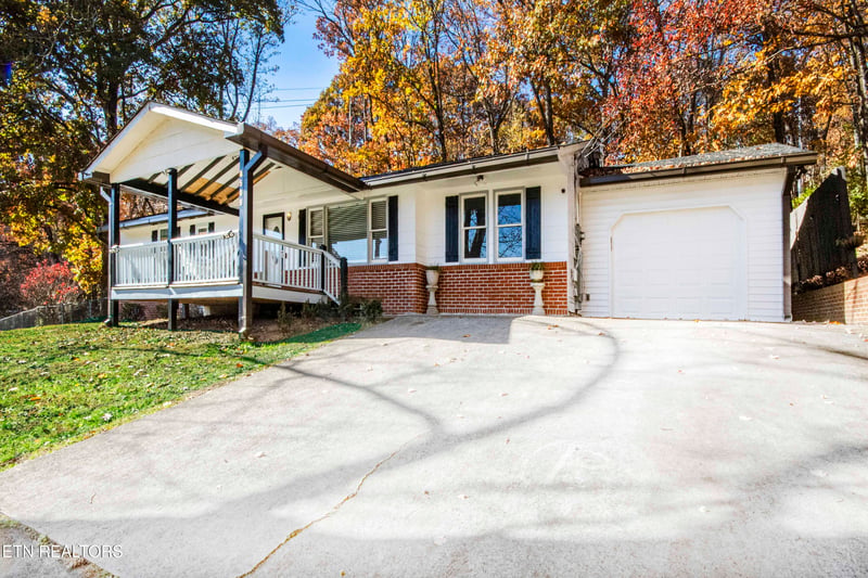 4509 NW Willowdale Dr, Knoxville, TN 37921