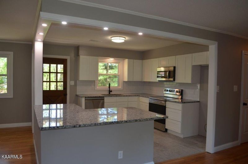 4509 Robindale Rd, Knoxville, TN 37921