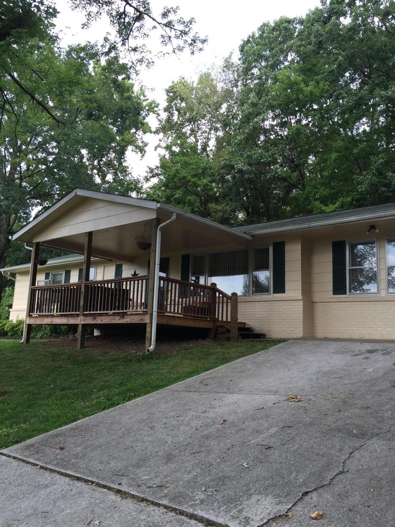 4509 Willowdale Dr, Knoxville, TN 37921