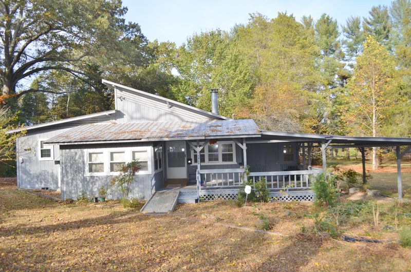 451 Mountain Rd, Clinton, TN 37716