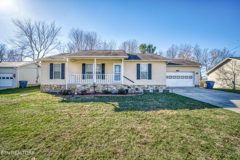 451 Southridge Cir, Crossville, TN 38555