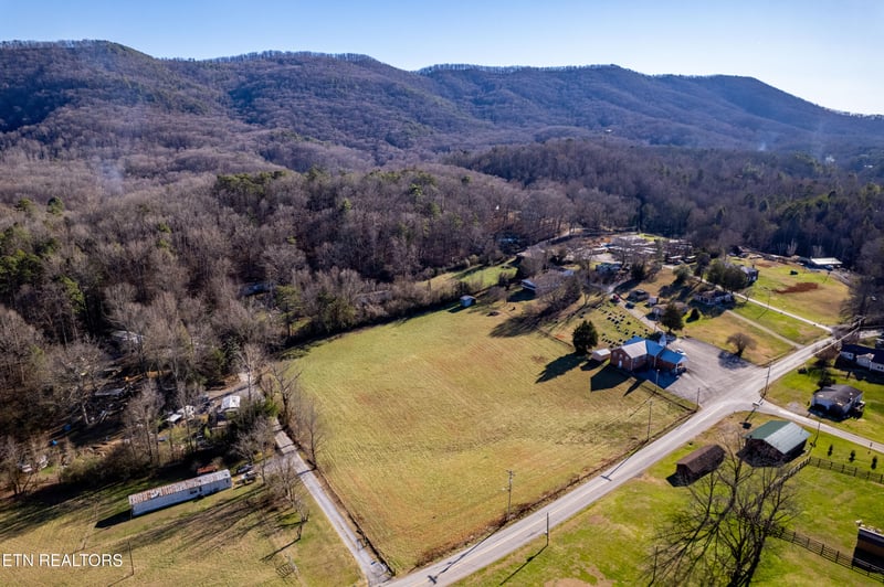 4510 Rocky Branch Rd, Walland, TN 37886