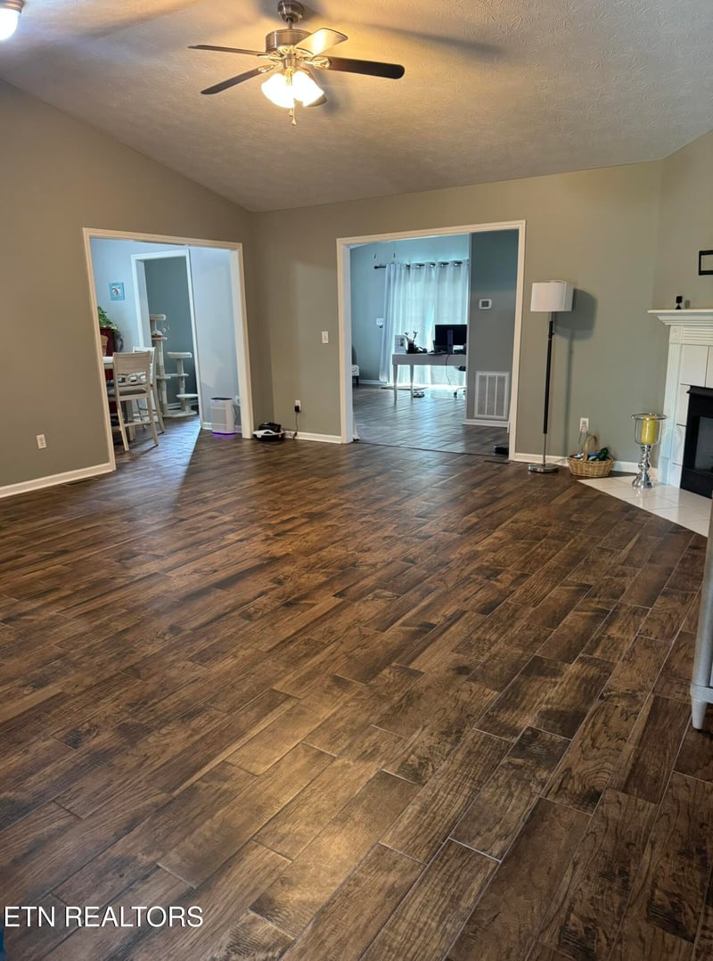 4512 Castleman Ln, Knoxville, TN 37921