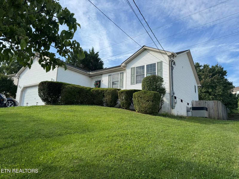 4512 Castleman Ln, Knoxville, TN 37921