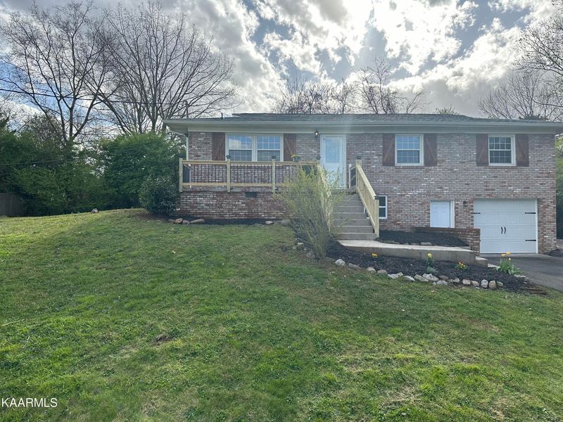 4513 Sullivan Rd, Knoxville, TN 37921