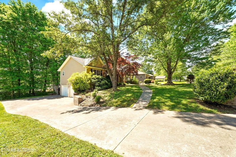4516 Clairson Dr, Knoxville, TN 37931