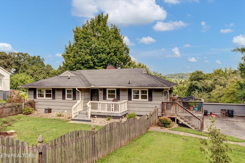 4517 Buffat Mill Rd, Knoxville, TN 37914
