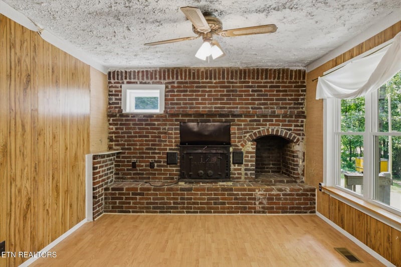 452 County Road 213, Athens, TN 37303