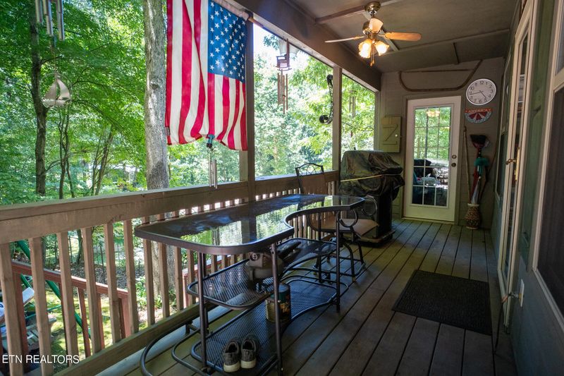 452 Davis Dr, Kingston, TN 37763