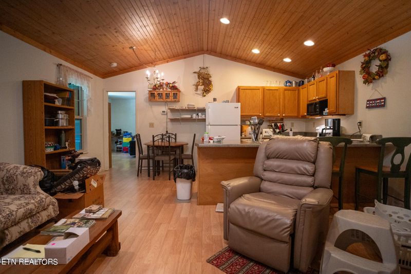452 Davis Dr, Kingston, TN 37763