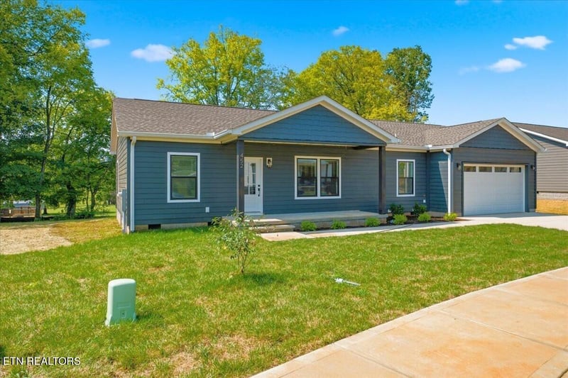 452 Federal Ferry Cir, Vonore, TN 37885