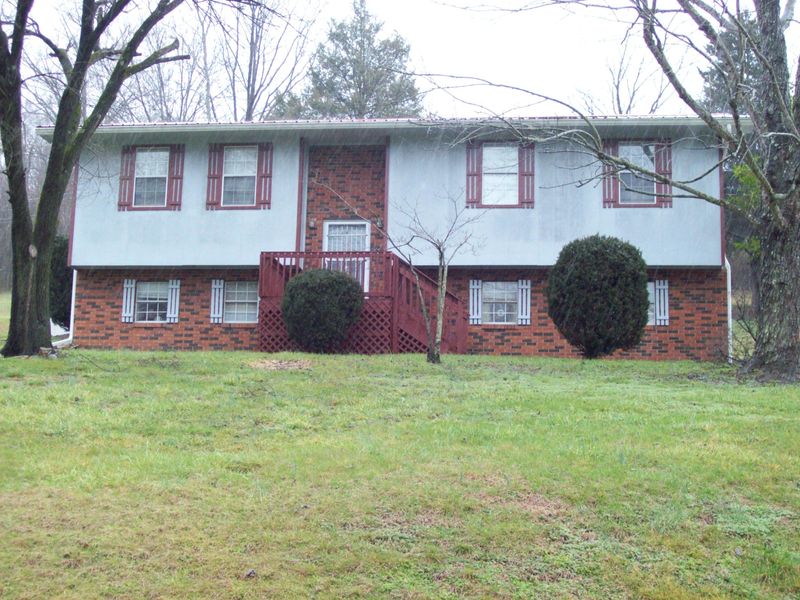 452 Jane Way Ln, Jacksboro, TN 37757